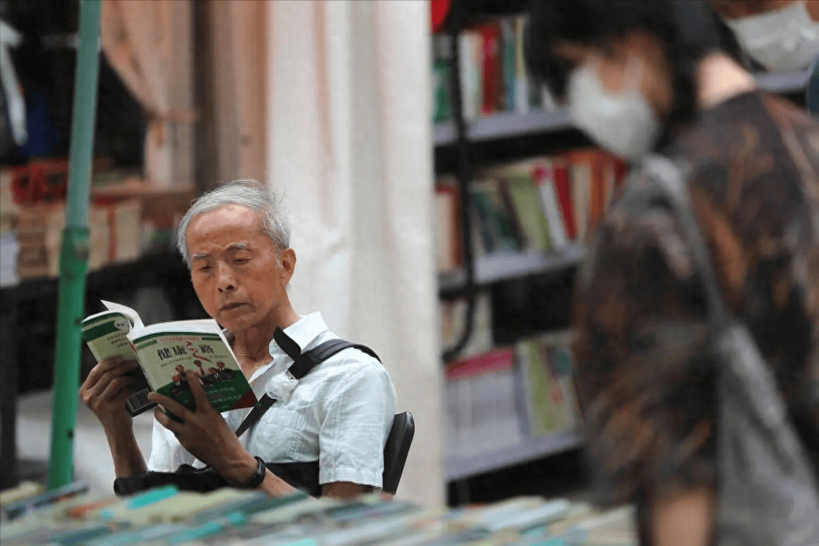 香蕉助眠？56歲阿姨「每天睡前1根香蕉」　2年後去體檢「醫生狂搖頭」：太無知了