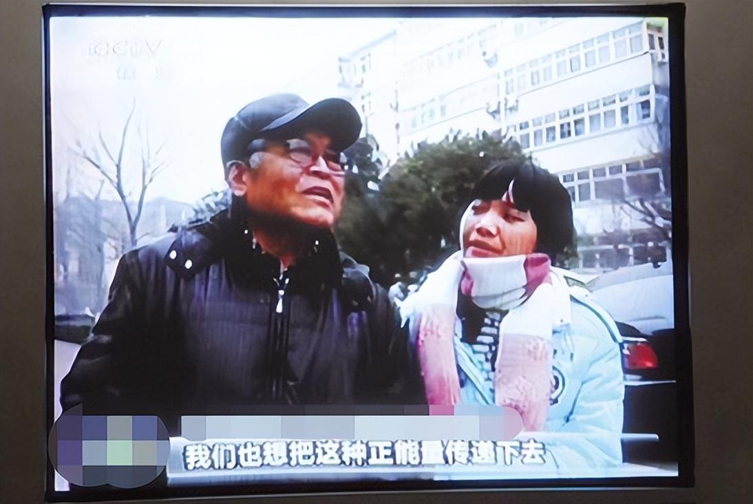 年輕女孩「騎車趕上班」撞傷77歲老人！對方斷5根肋骨「不要賠償」反提出一要求...