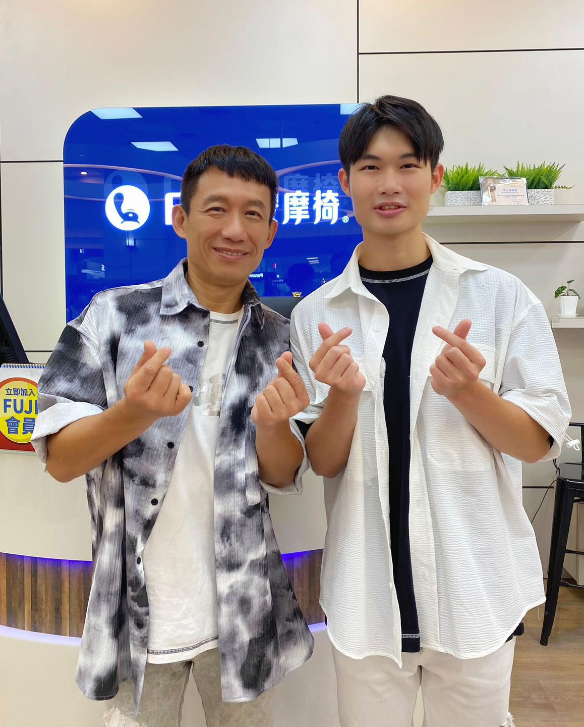爸爸是郭子乾！23歲星二代創業「壓軸演出」全場讚爆　「處女秀顏值曝光」粉絲已融化