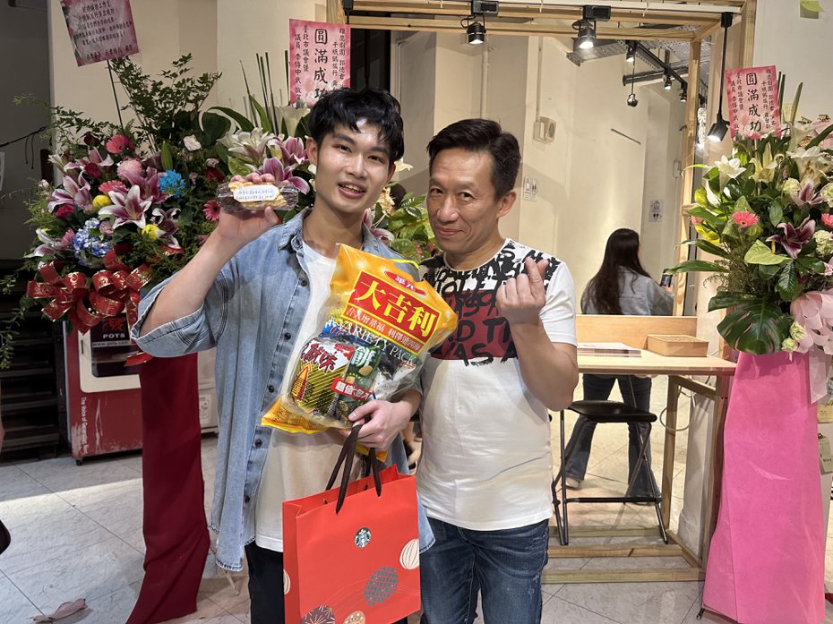 爸爸是郭子乾！23歲星二代創業「壓軸演出」全場讚爆　「處女秀顏值曝光」粉絲已融化