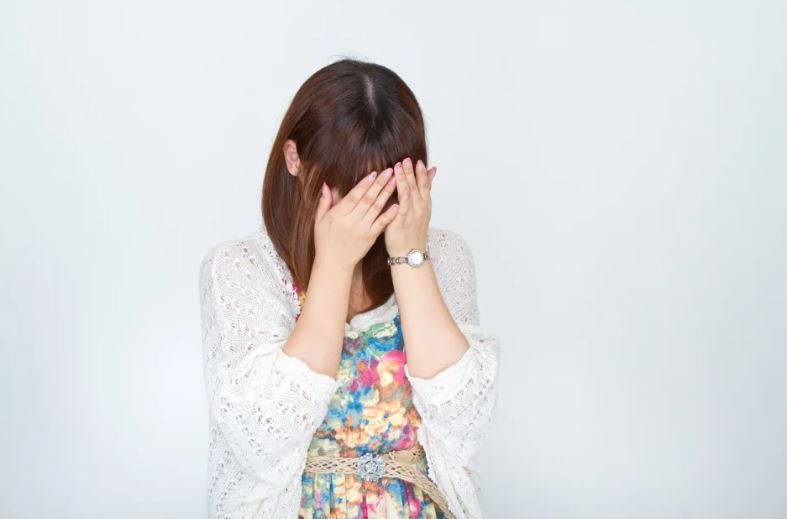 60萬金飾消失了！公公不報警「卻擲筊問神明」：就是媳婦偷的　「結局令人心寒」他霸氣護妻