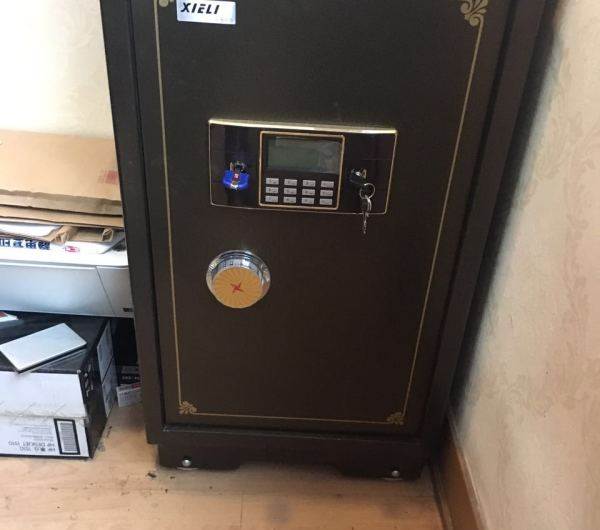 錢會憑空消失？人妻4年「丟了百萬現金」偷偷裝監控　「一見兇手身分」嚇得毛骨悚然