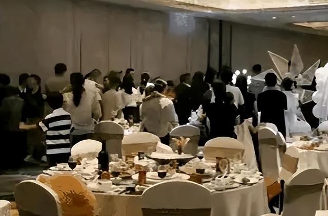 爸爸當眾宣布「準備200萬嫁妝給我」！　大嫂一聽威脅「錢不給我，我就拿掉小孩」下秒我媽讓她臉色慘白