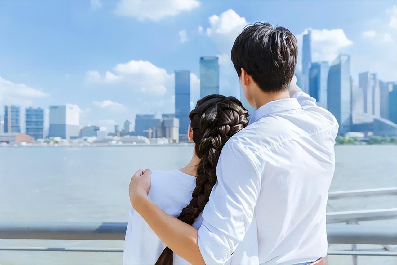 白天當保姆、晚上當妻子！23歲美女保姆「被42歲單親爸示愛」：我該怎麼辦？