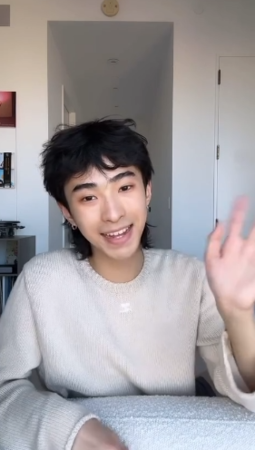 哈林現身紐約！22歲愛子「提前1年大學畢業」　「前妻也受邀出席」合照曝光