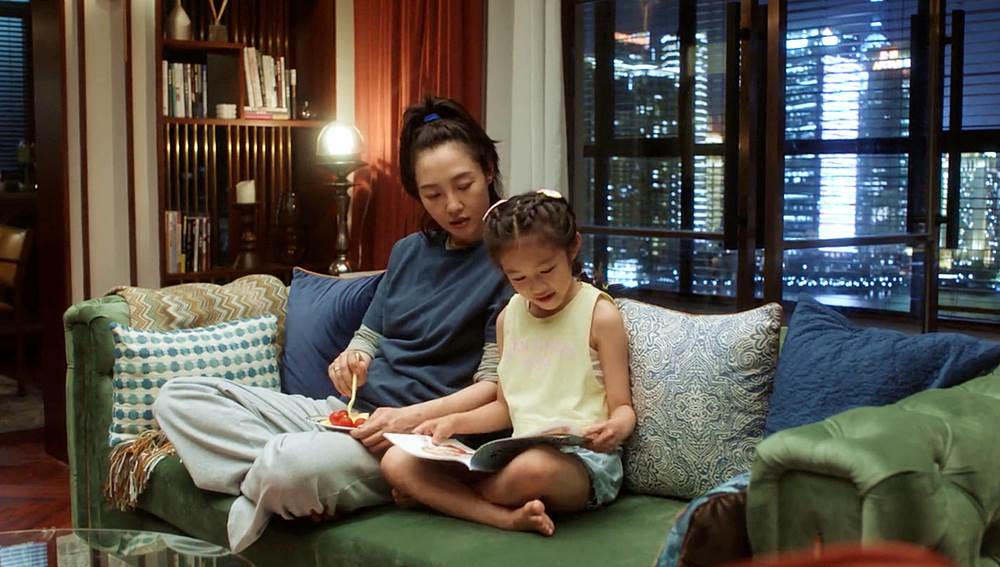 女兒撫養權歸我！前夫每月「按時給生活費」從沒出現　10年後女兒去探望「隔壁鄰居開口」抱頭痛哭