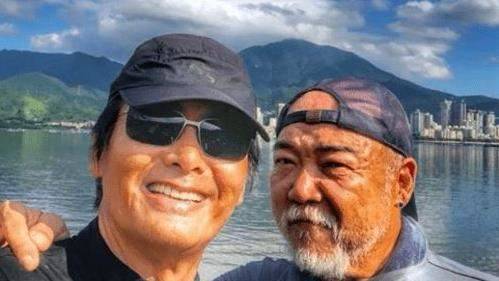 好友是周潤發！資深男星暴瘦27公斤「驚傳醫院過世」　主持人曬黑白照證實