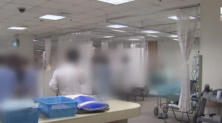 美女主播工作時「被禮砲擊中臉部」當場倒地送醫　經紀公司透露「狀況不樂觀」：視力嚴重受損