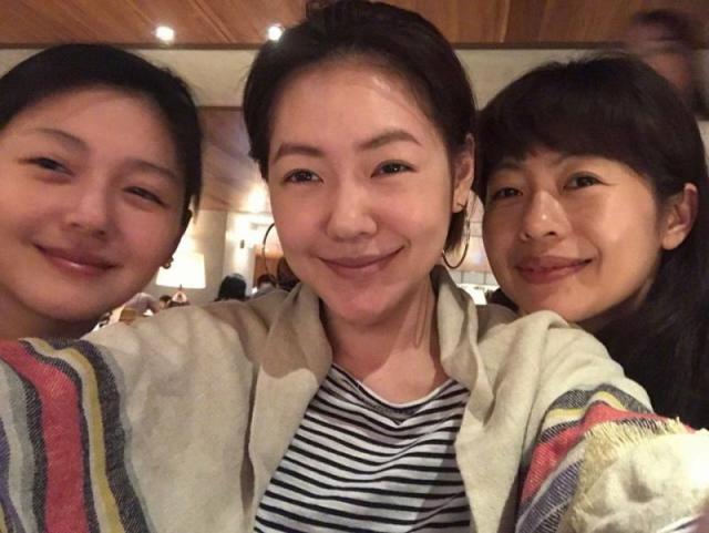妹妹是大小S！徐家大姊「竟然50歲了」顏值超凍齡　「她曬手製禮物」藏45年洋蔥