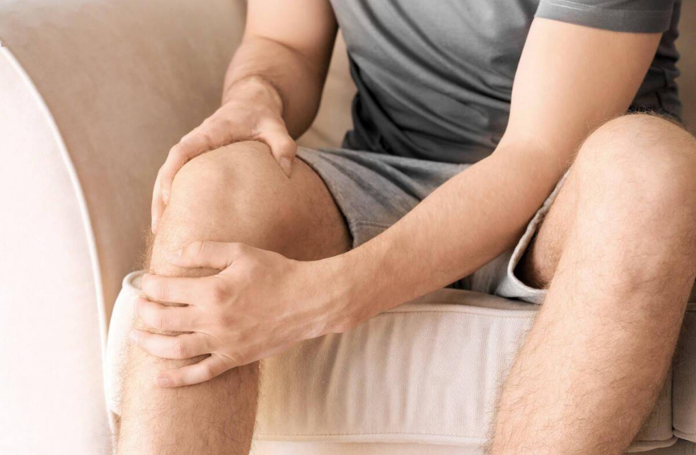 體內有癌「腿先知」！63歲女「右腿疼痛」竟是罹癌　提醒「若腿上有4個跡象」儘早做篩查