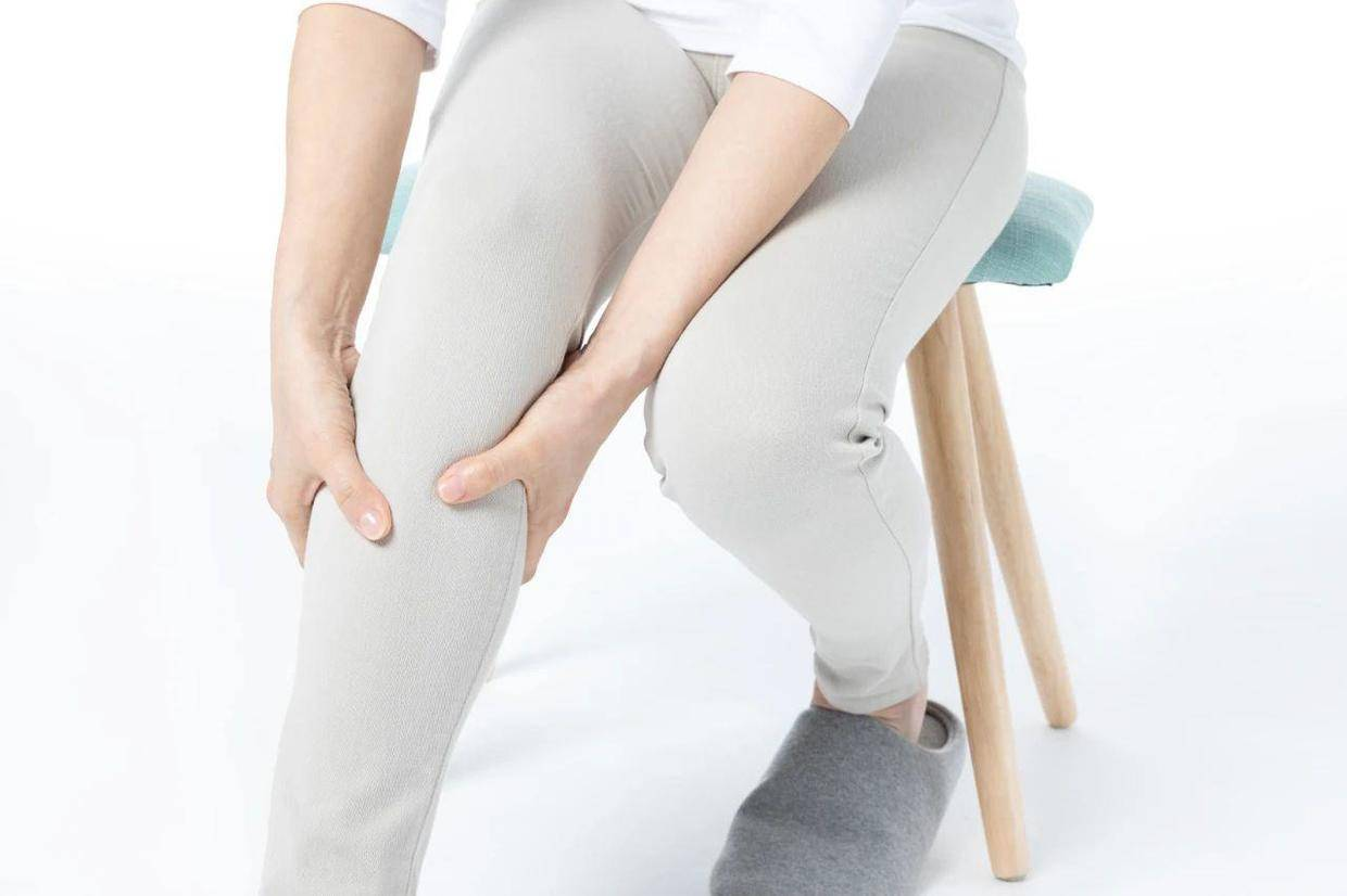 體內有癌「腿先知」！63歲女「右腿疼痛」竟是罹癌　提醒「若腿上有4個跡象」儘早做篩查
