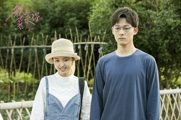 周末跟老公爬山！突遇怪風「險遭落石砸中」逃過一劫　「意外發現老公秘密」我果斷離婚