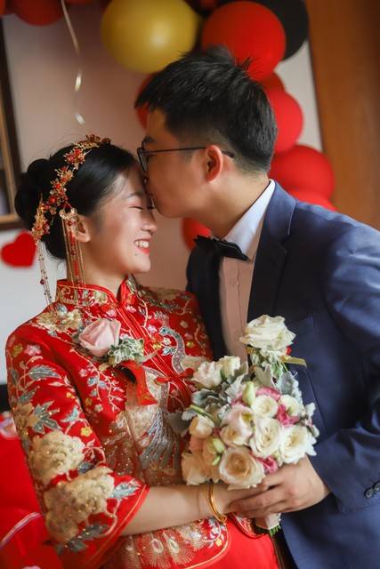  結婚時後媽給我陪嫁「200萬現金」！婚後不久後媽「得重病住院」，我去取錢時傻住：怎麼會這樣 