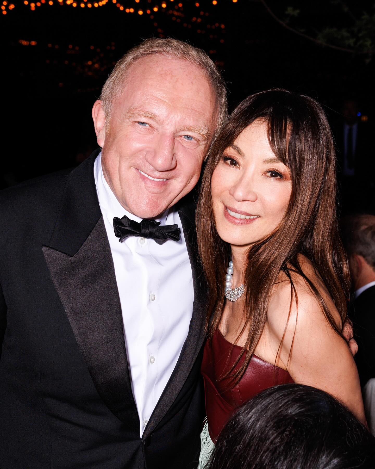 61歲大咖影后「妹妹頭現身」被封全場最美！「目測減齡20年」網驚喊：根本楊繡惠