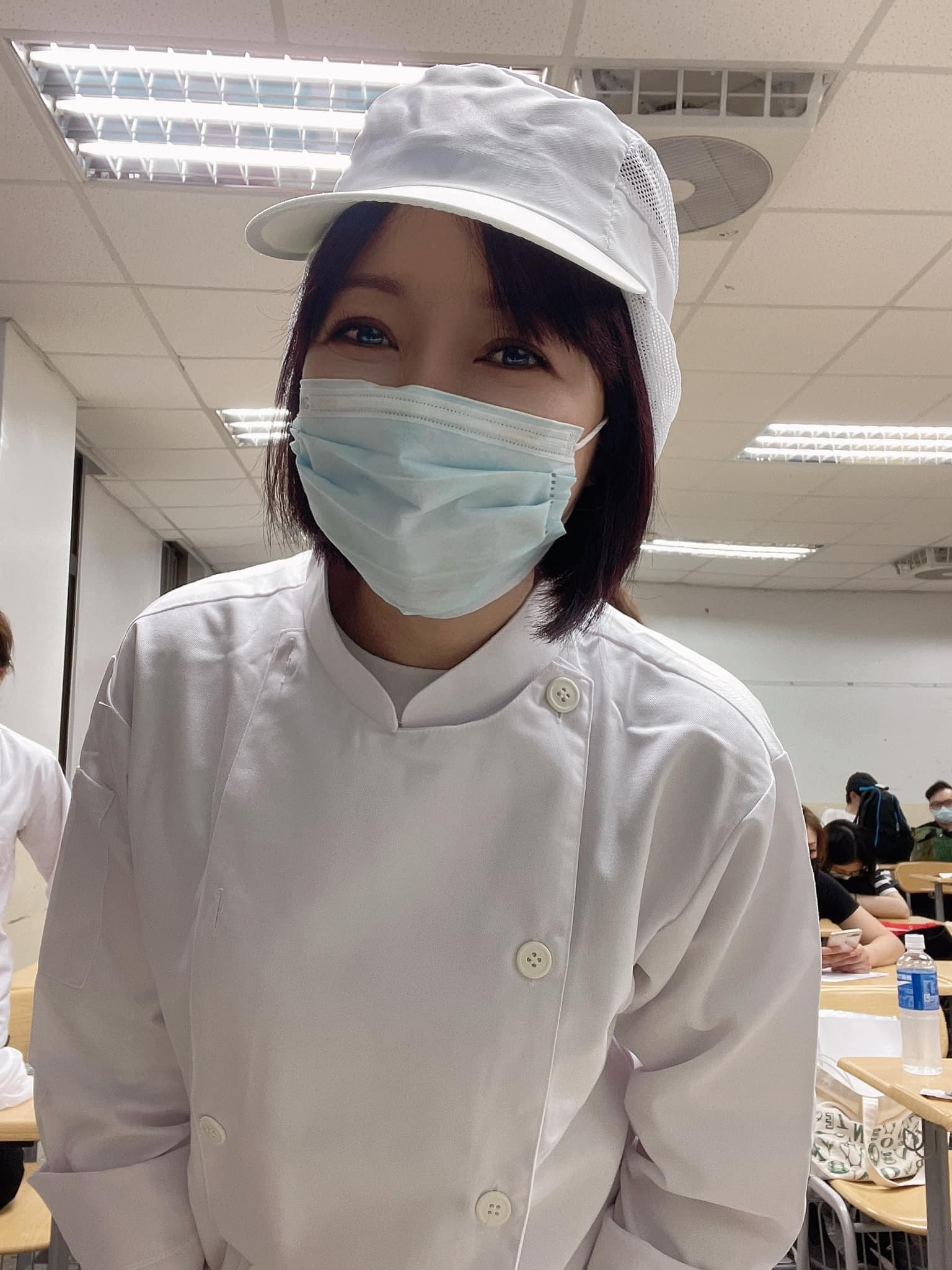 51歲余皓然「爆濺血意外」緊急送醫！公開最新傷勢「慘縫5針」原因曝光