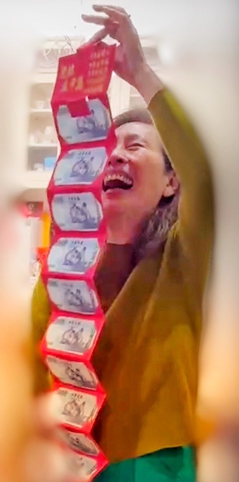 69歲單身不婚！《星星知我心》女星自爆「替他養小孩」　「對方長大畢業」感激：養育恩情大過天