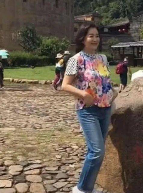 「路人拍到林青霞」跟農家奶奶無異！皺紋橫生「打扮普通老氣」卻越看越舒服