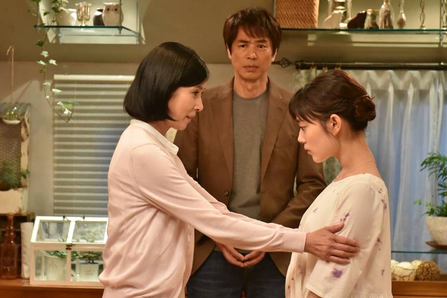 爸爸去世！繼母賴著不走「主張房子是她的」　我聯手親媽「機智一招」反將一軍