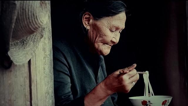 媽媽因為爸爸得子宮頸癌！我爸做夢都「想和小三雙宿雙飛」　但當我媽真的走了「他的現世報卻到了」
