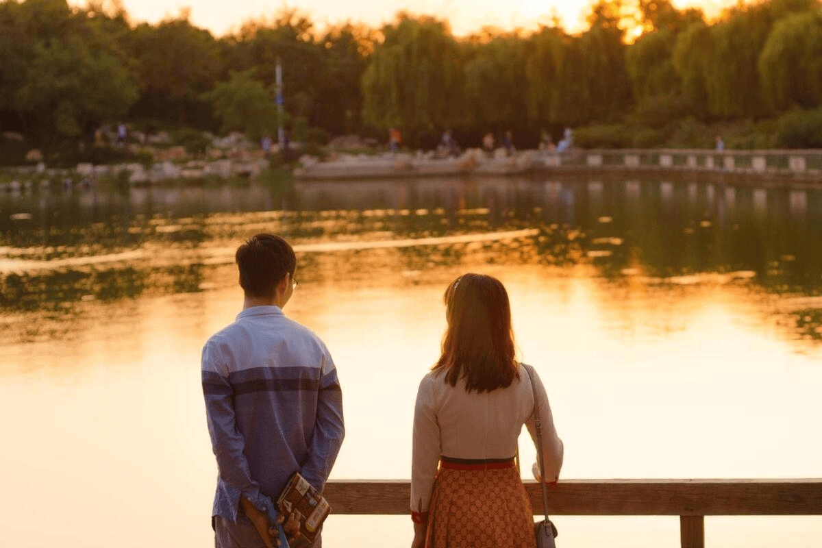我是家中老大！親妹妹嫁給「有錢人」，婚禮上聽到她「准婆婆的話」，我在婚禮上帶她跑了 