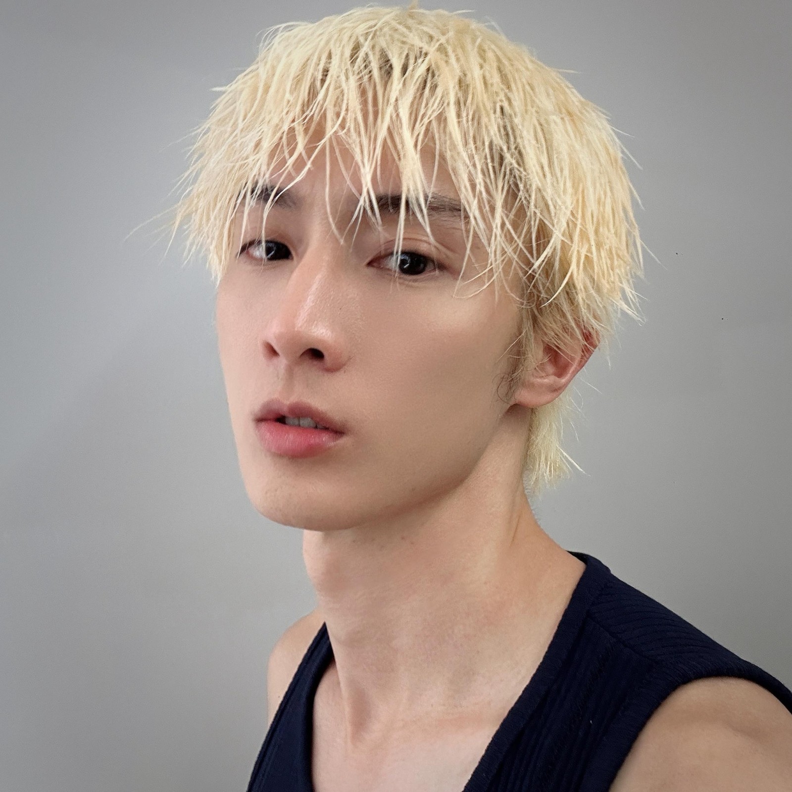 俊帥小生男星「突認我喜歡男生」！ 萌輕生念頭「母愧疚落淚：是不是我的錯...