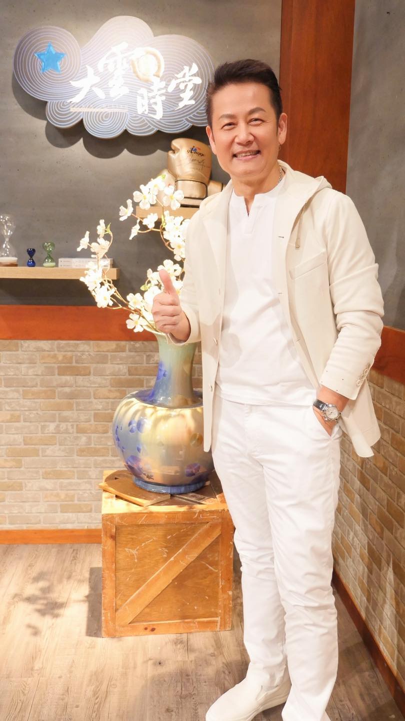 家有喜事！台灣最美主持爆「28歲獨子喜訊」背景超狂　「準媳婦超清秀」徐乃麟豪送6位數紅包