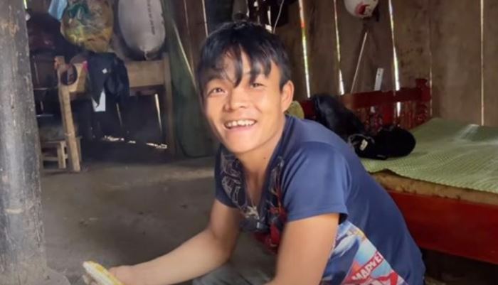 不顧眾人反對！27歲男孩「堅持娶53歲大媽」　甜喊「她像媽媽一樣溫柔」村民見1畫面沈默了