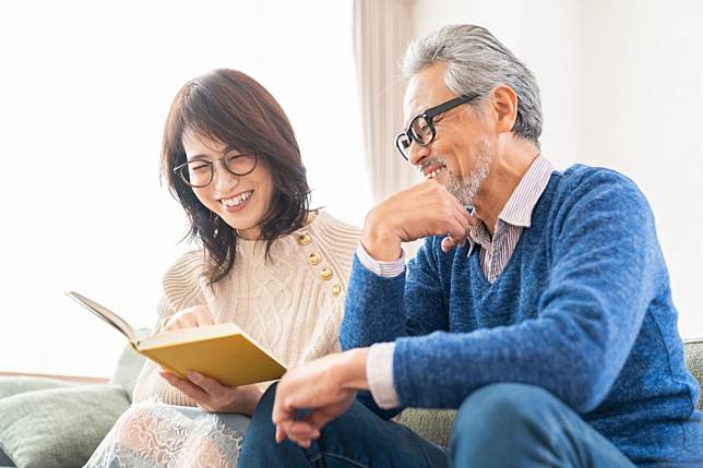 熬到退休！夫妻「砸百萬旅遊3年」盡情享受生活　一推開大門「家裡照片全消失」：你們是誰