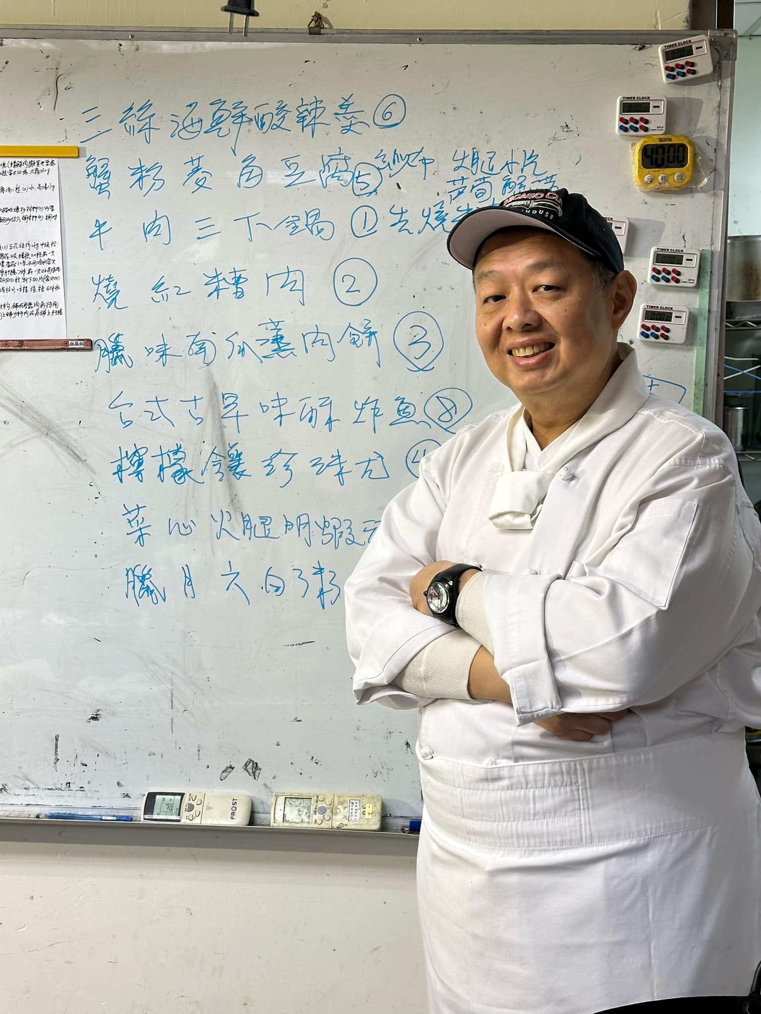 知名模範夫妻！大咖名廚「驚傳驟逝」享壽66歲　主持人妻子「悲痛證實噩耗」：他還是丟下我走了