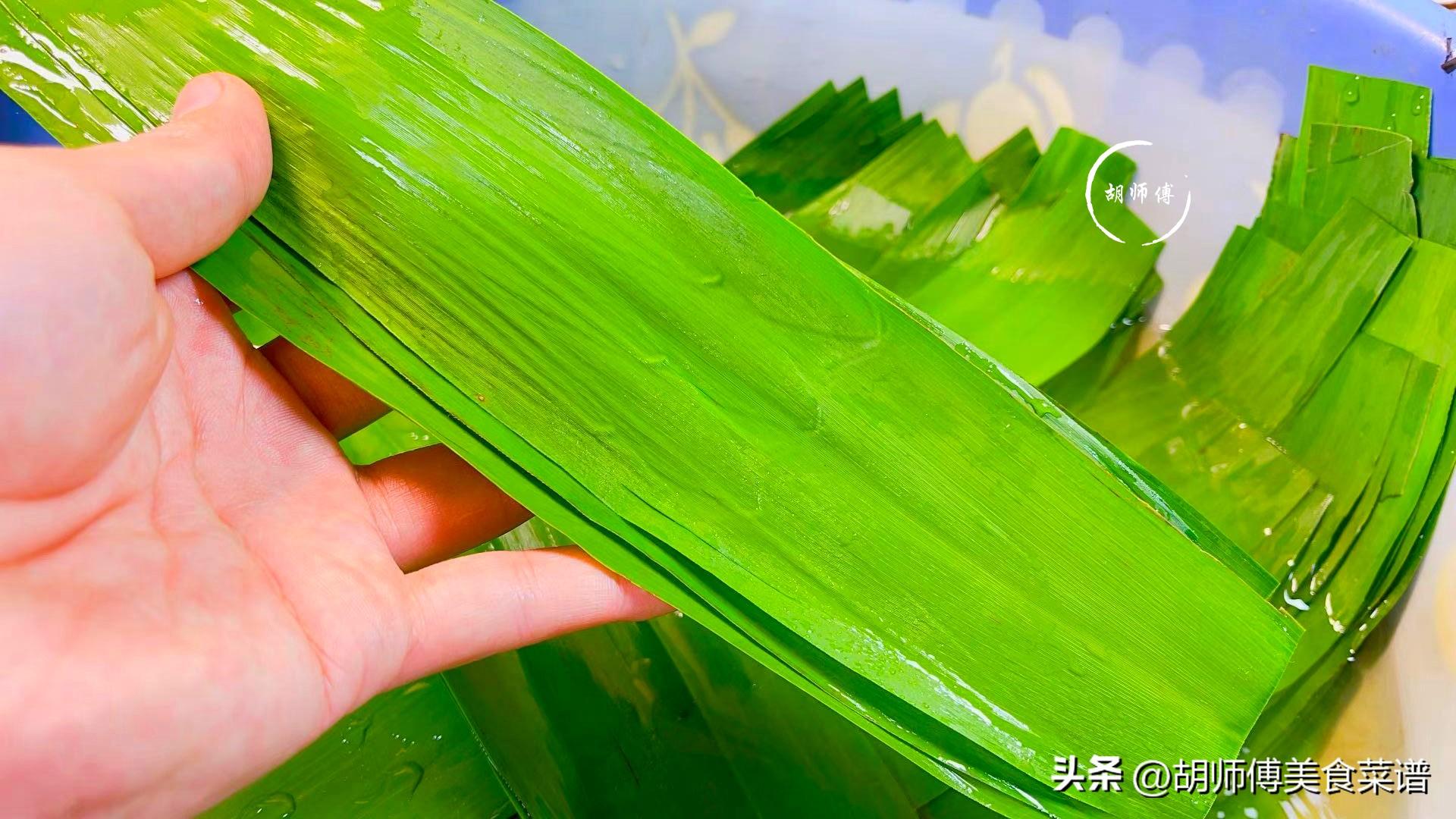 只加清水是大錯！廚師長分享秘訣「多加2樣東西」　煮出來的粽子又香又糯：還不夾生