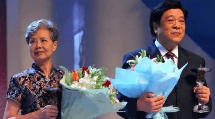 資深名主持逝世「一生奉獻30年」！晚年重逢初戀「臨終前向2兒道歉」...