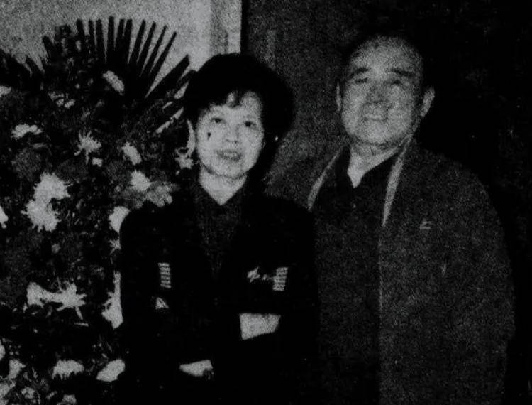 資深名主持逝世「一生奉獻30年」！晚年重逢初戀「臨終前向2兒道歉」...