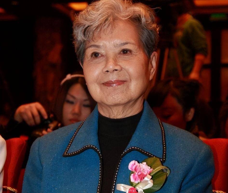 資深名主持逝世「一生奉獻30年」！晚年重逢初戀「臨終前向2兒道歉」...