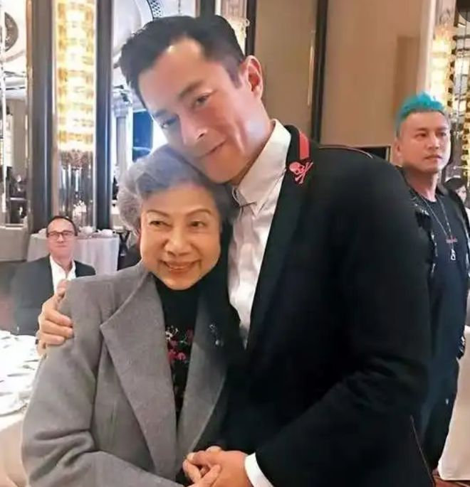 出演百部鬼片！被稱鬼后「因一事無人敢追」　「一生未婚育」90歲近況曝光