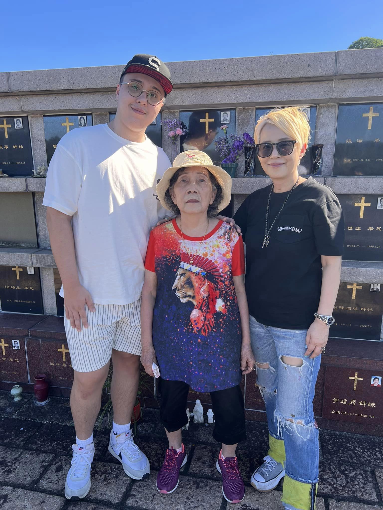 走不出喪母之痛!李明依淚崩「媽媽原本非常健康」 質疑因做一事「入院21天驟逝」哭了:猝不及防