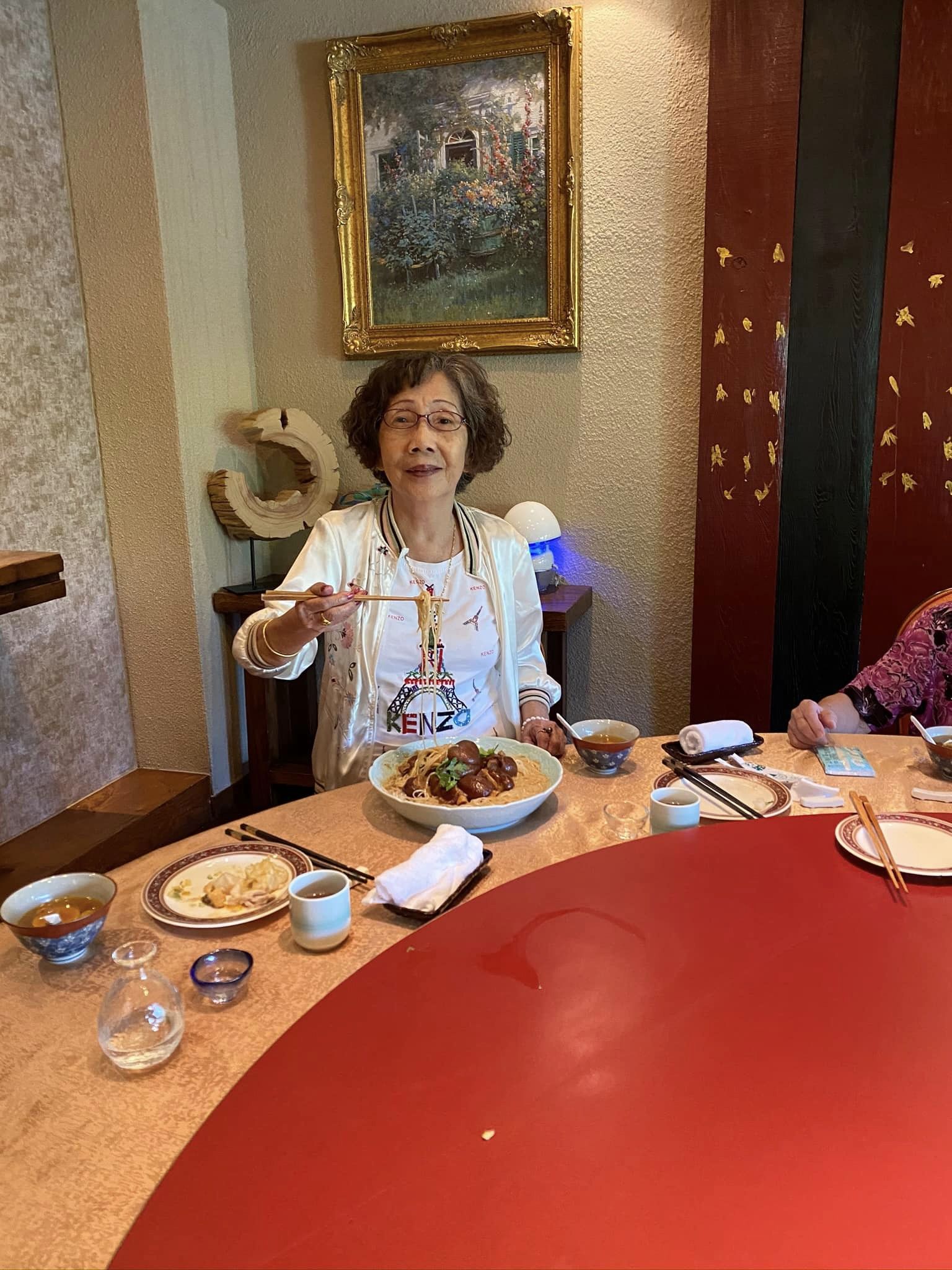 走不出喪母之痛!李明依淚崩「媽媽原本非常健康」 質疑因做一事「入院21天驟逝」哭了:猝不及防