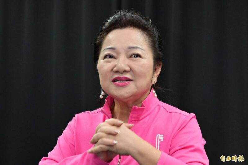 胡瓜才槓上民視！白冰冰入主「無預警淚灑攝影棚」　來賓連忙安慰「背後原因曝光」