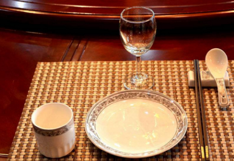 家裡千萬別用「這3種碗筷」了!財神見了不進門,再有錢也窮三代