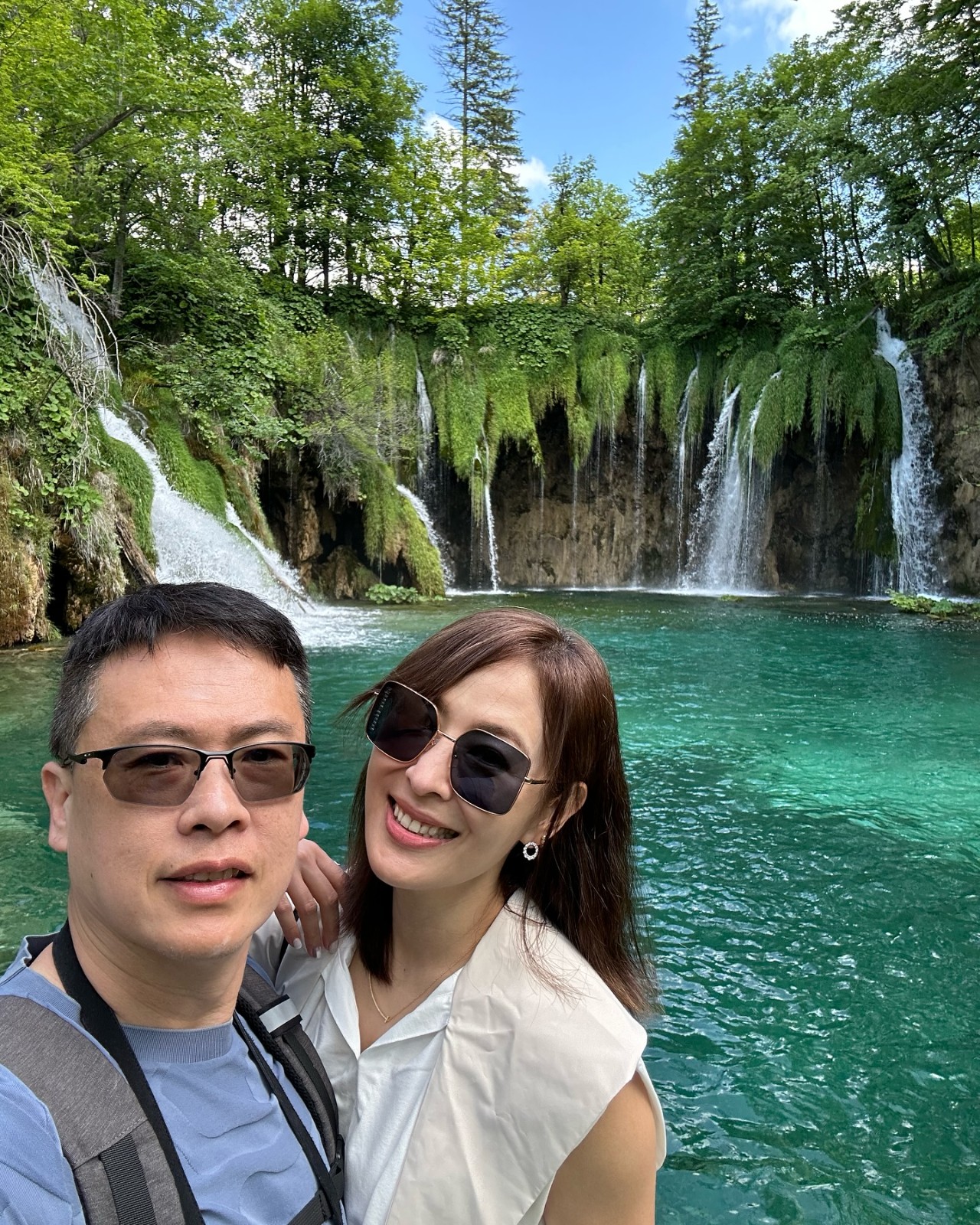 22年婚亮紅燈？賈永婕爆尪「帶別人老婆爽玩」不回家...「她樂勾小鮮肉」網讚像姊弟