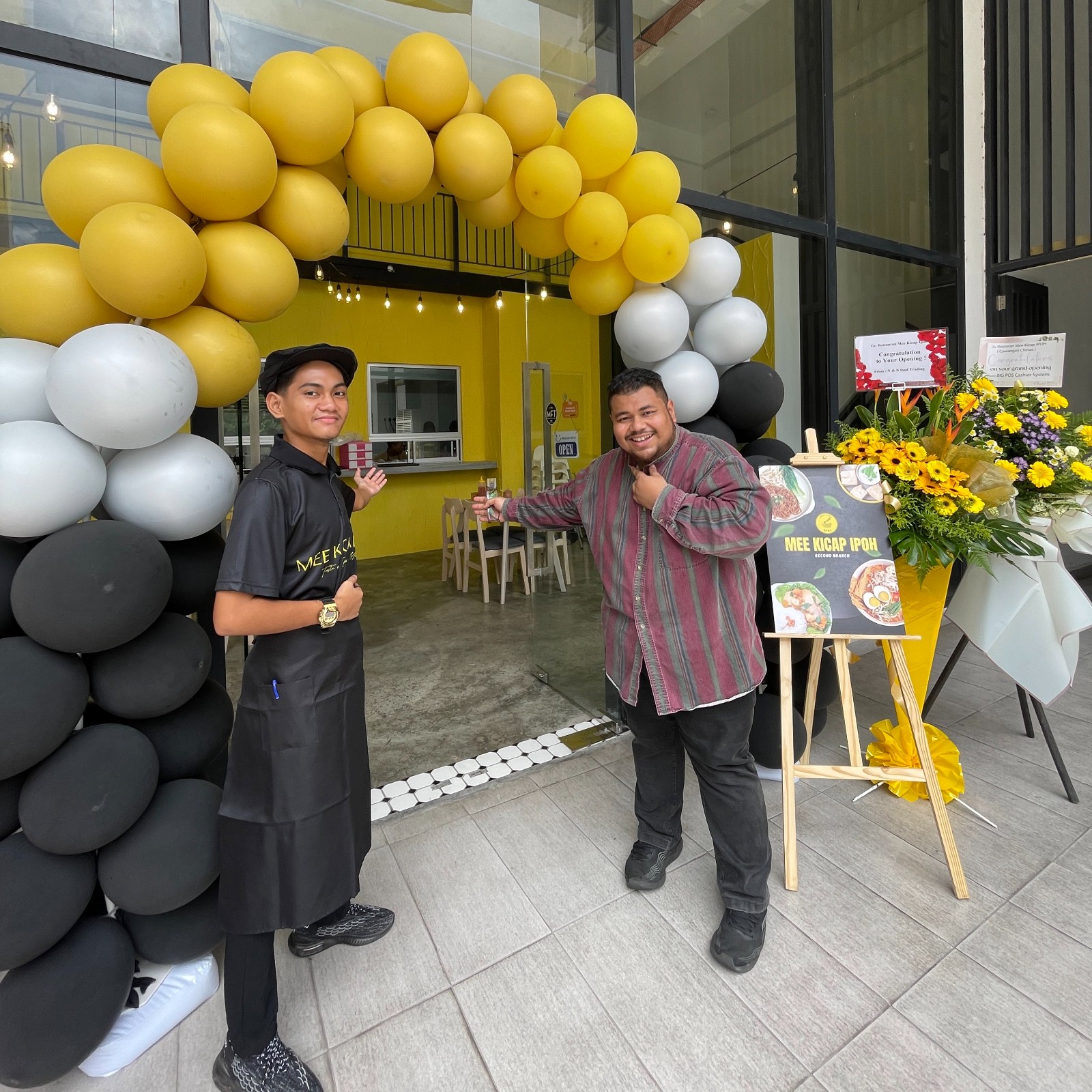看不起收銀員！大媽結帳嗆「26歲還在做這個」　「他冷回一句」全場拍手叫好