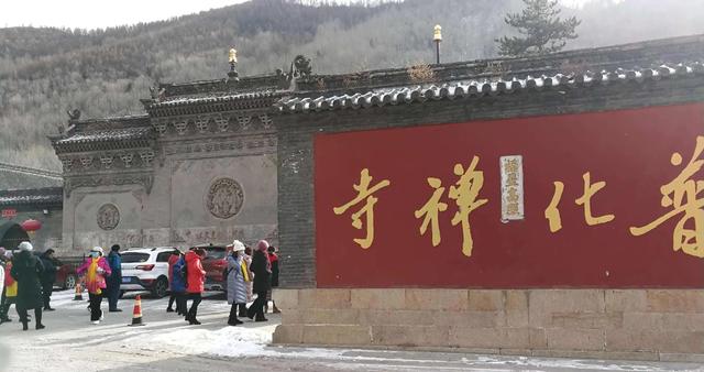 失戀出家！大學生看破紅塵「8年走3700公里」朝聖名寺　七步一拜「竟長出天眼」