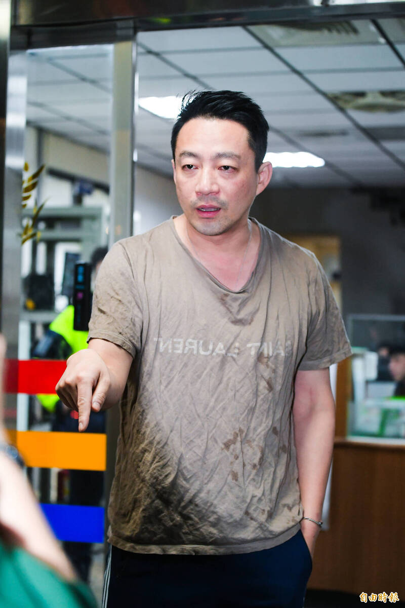 汪小菲剛再婚!67歲張蘭「驚傳臉部怪怪的」秒登熱搜 大方認了「罹患不治之症」只能靠藥物