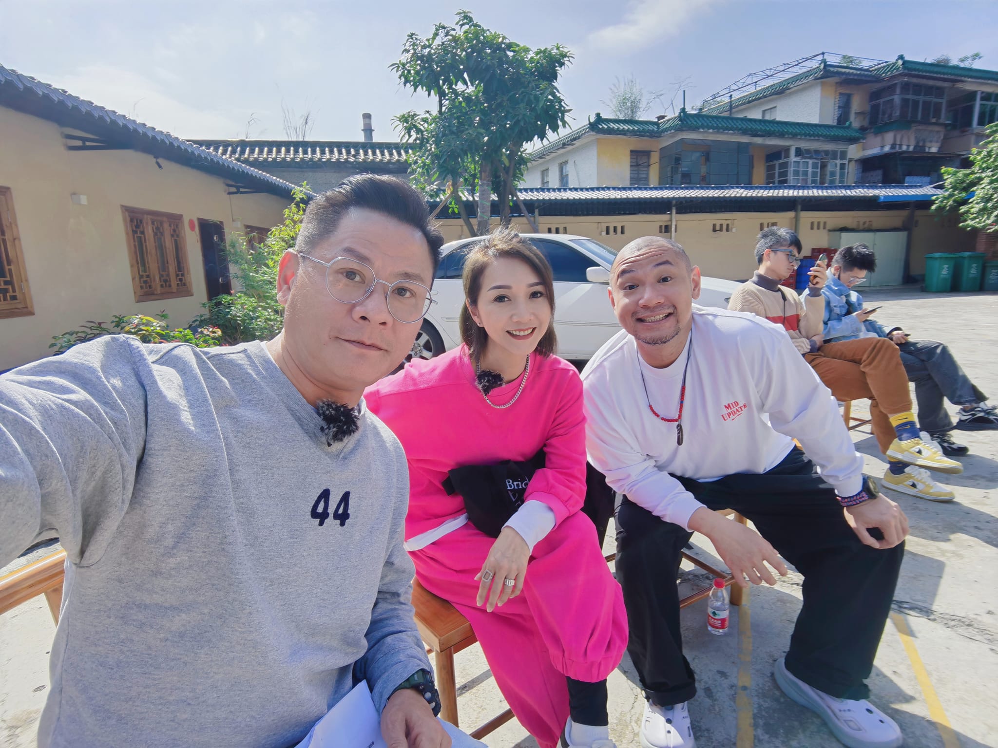 為錢苦撐！48歲女星「為籌病父醫藥費」下海拍片　眼神毫無靈魂：後悔踏入演藝圈...