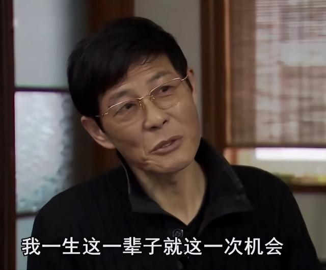 家有七手足！我被關10年「只有妹妹」來探望送暖，出去後撇一眼父親「我反手將她送入獄」