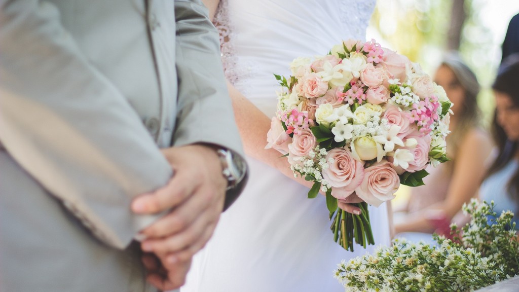 大學同學結婚！我帶6千紅包「趕兩天一宿去參加」　「到現場卻鴉雀無聲」我轉身離開