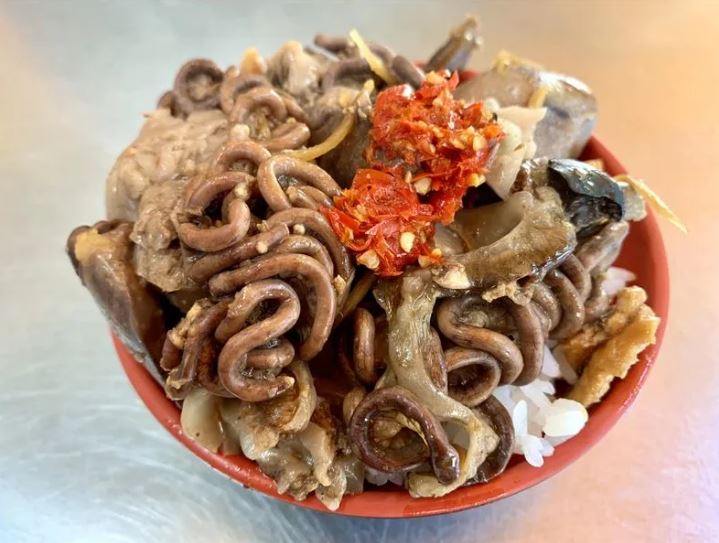 她嫁到台南「見餐桌上一菜色」害怕直搖頭！老饕一看發瘋「是當地人超愛極品」