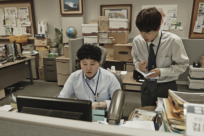 7年來第一次遲到！老員工「晚20分鐘進公司」慘遭開除　隔天「同事相約一起遲到挺他」結局引熱議