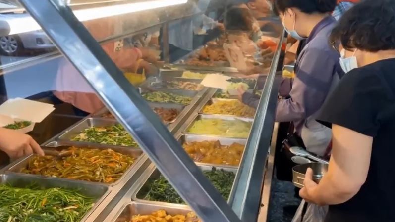 買腿庫便當點錯！他一打開食慾全沒「這麼肥誰敢吃」　網吵翻「豬就是要吃肥肉」