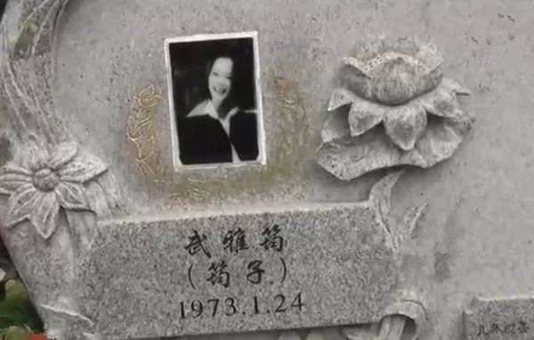 被歌王拋棄！27歲女歌手「穿紅衣輕生」結束一生　墓志銘成為一生的痛