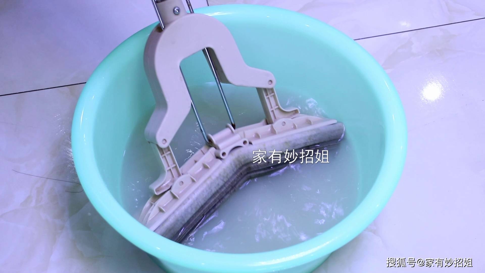 洗米水別再倒掉了！「加點牙膏進去」效果太厲害，解決很多主婦的煩惱